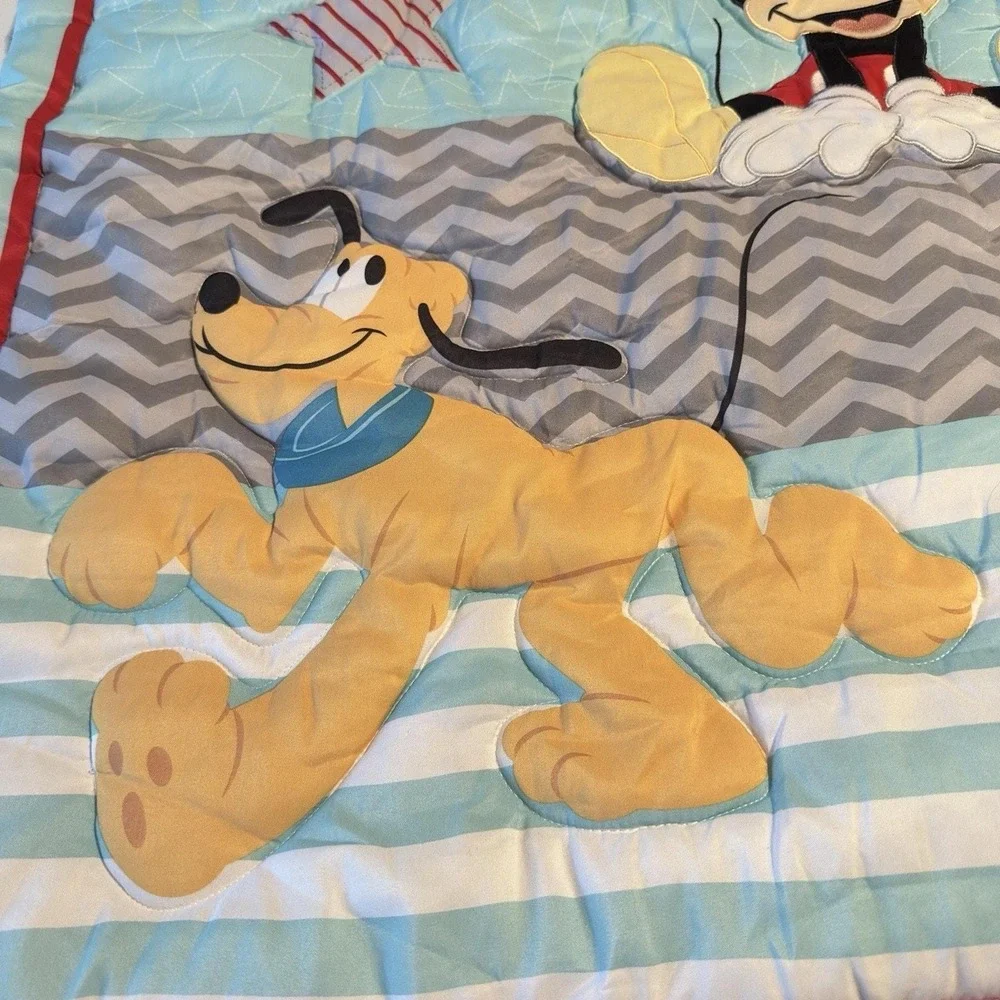 Disney‎ Mickey Mouse and Pluto baby quilted comforter 31.5